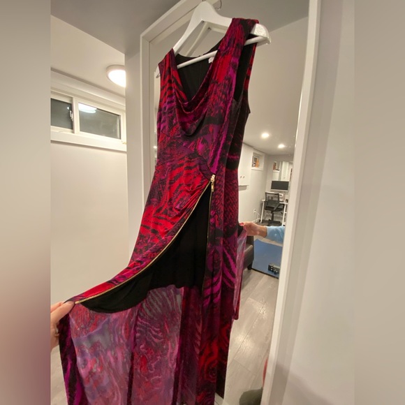 Cache- fuchsia, red and, black dress with gold zipper - Picture 7 of 8